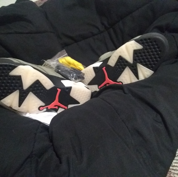 Jordans6 travis scott size 8 main image 6